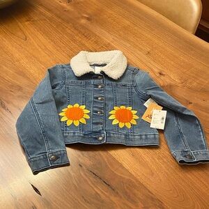 NWT Gymboree jean jacket with Sherpa collar and sunflower appliqués. Size 6